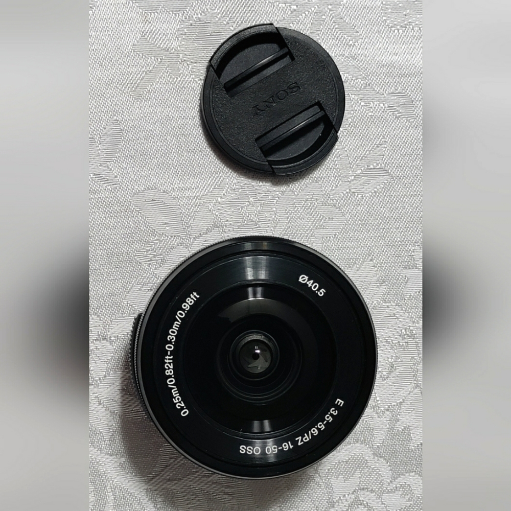 Sony E Mount 16-50mm f/3.5-5.6 OSS Lens